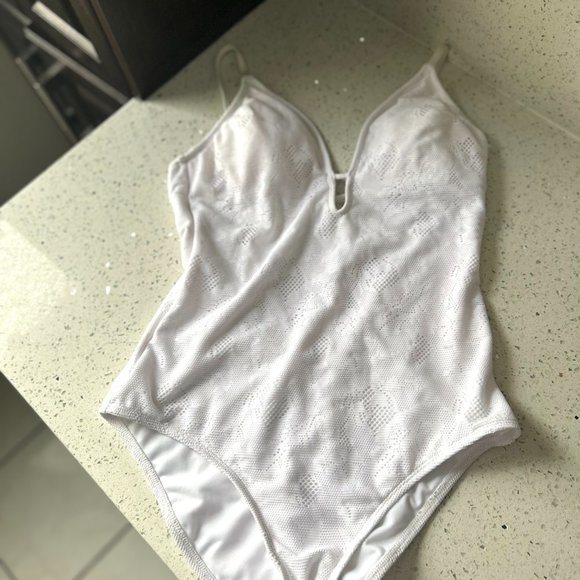 Design Lab White One Piece Bathing Suit | Women's Bathing Suit Size large - Picture 5 of 9